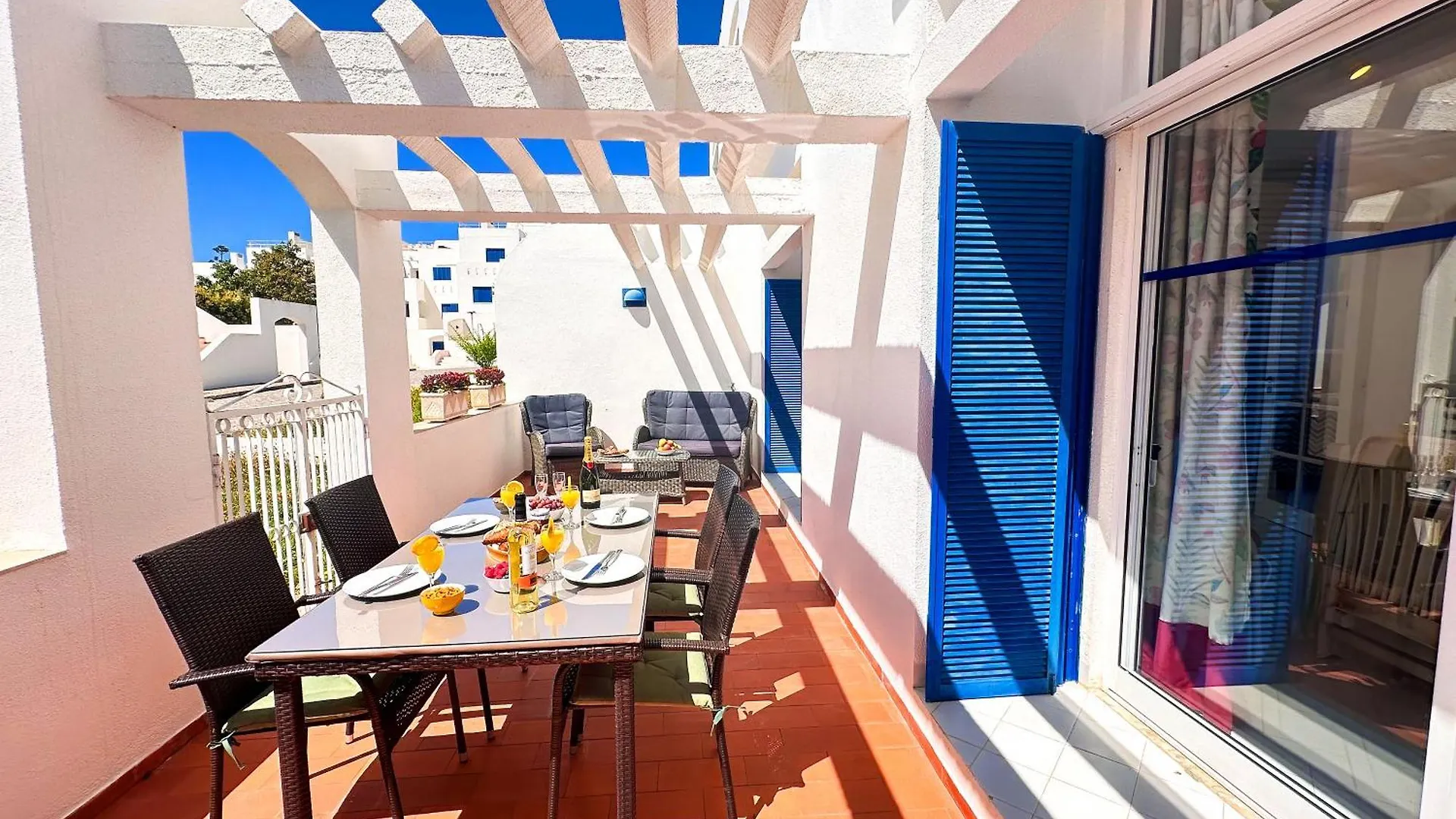 Ocean Breeze Windmill Condo By Becherish Albufeira