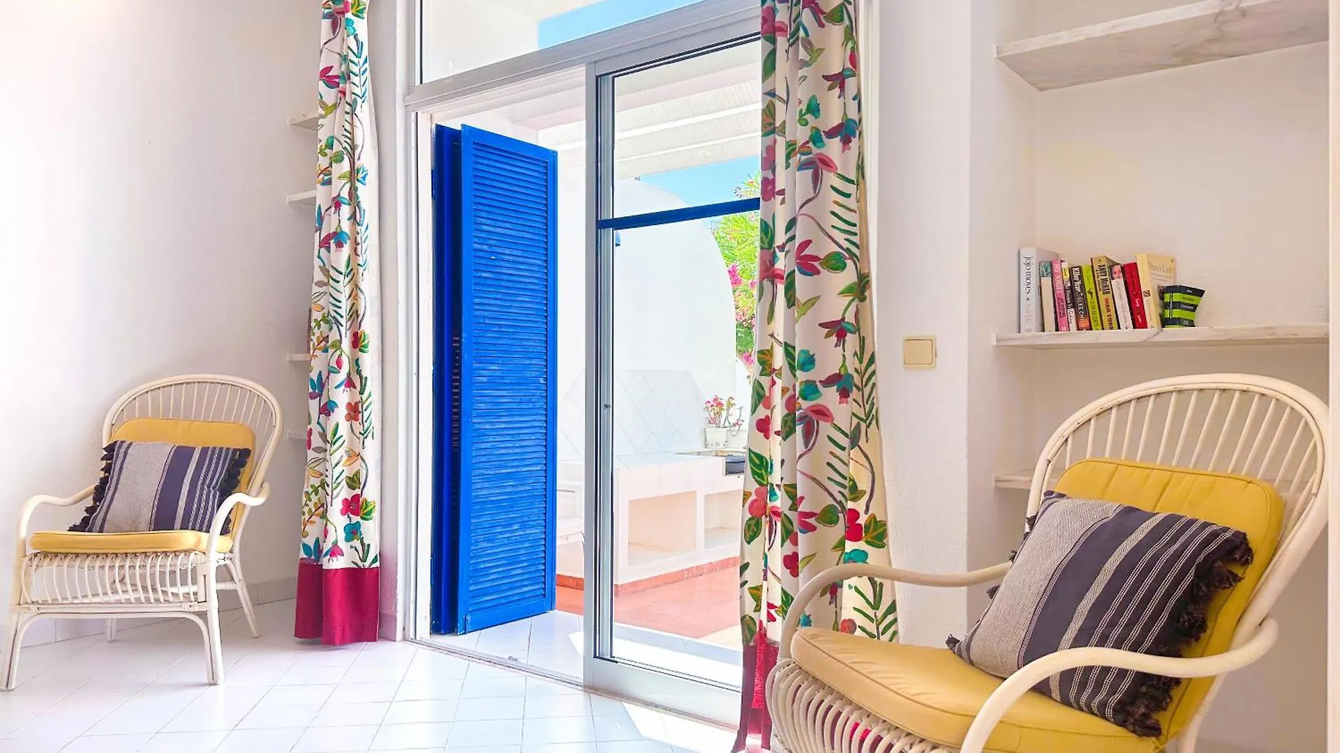 Apartment Ocean Breeze Windmill Condo By Becherish Albufeira