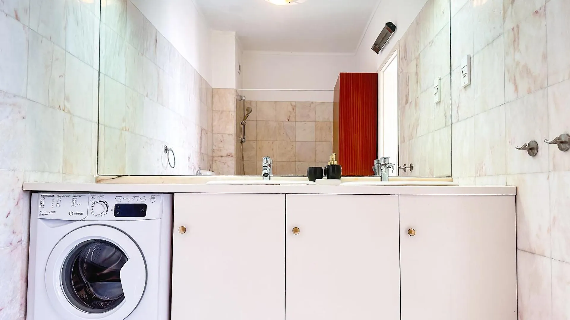 Apartment Ocean Breeze Windmill Condo By Becherish Albufeira