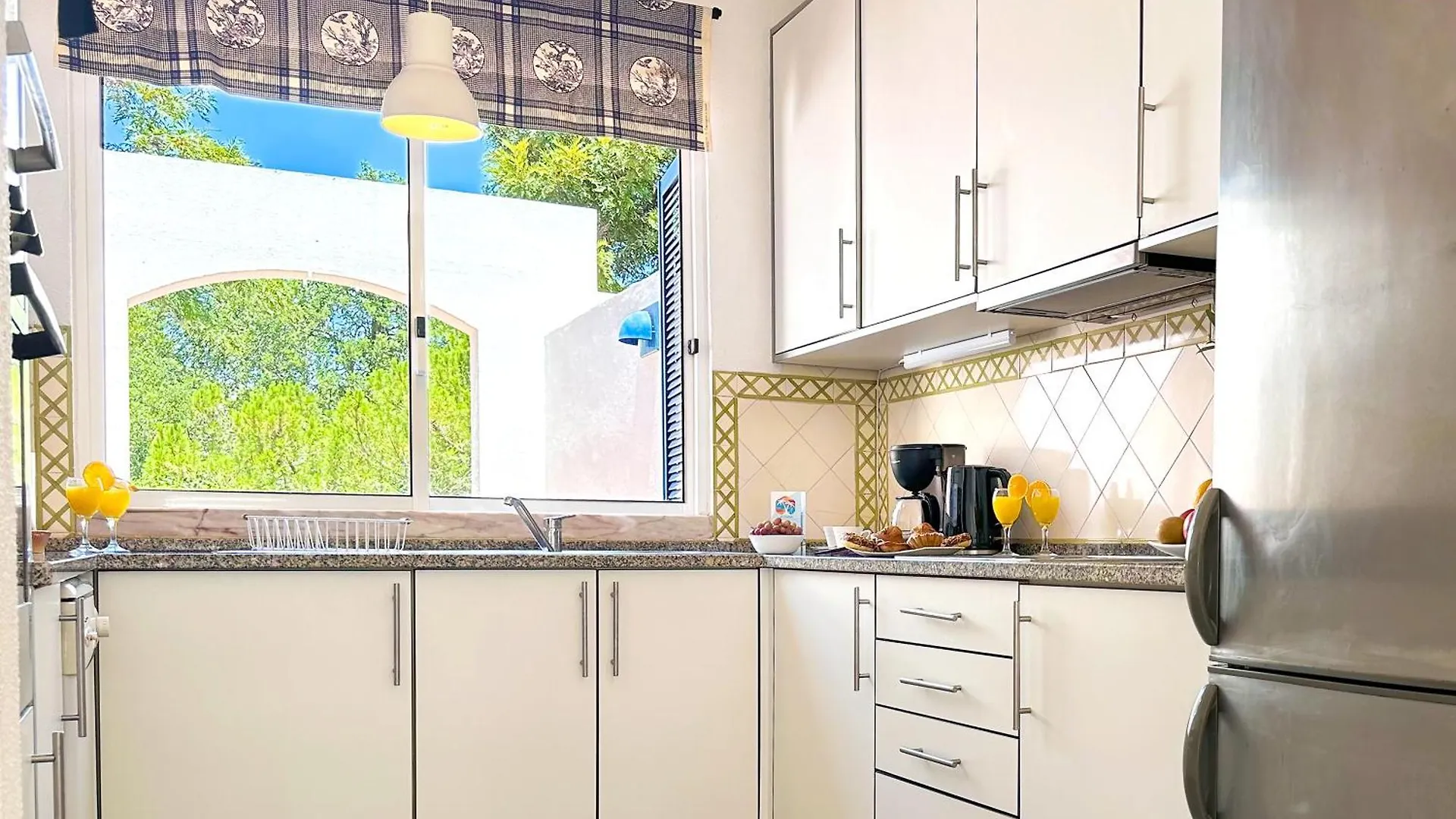 Apartment Ocean Breeze Windmill Condo By Becherish Albufeira