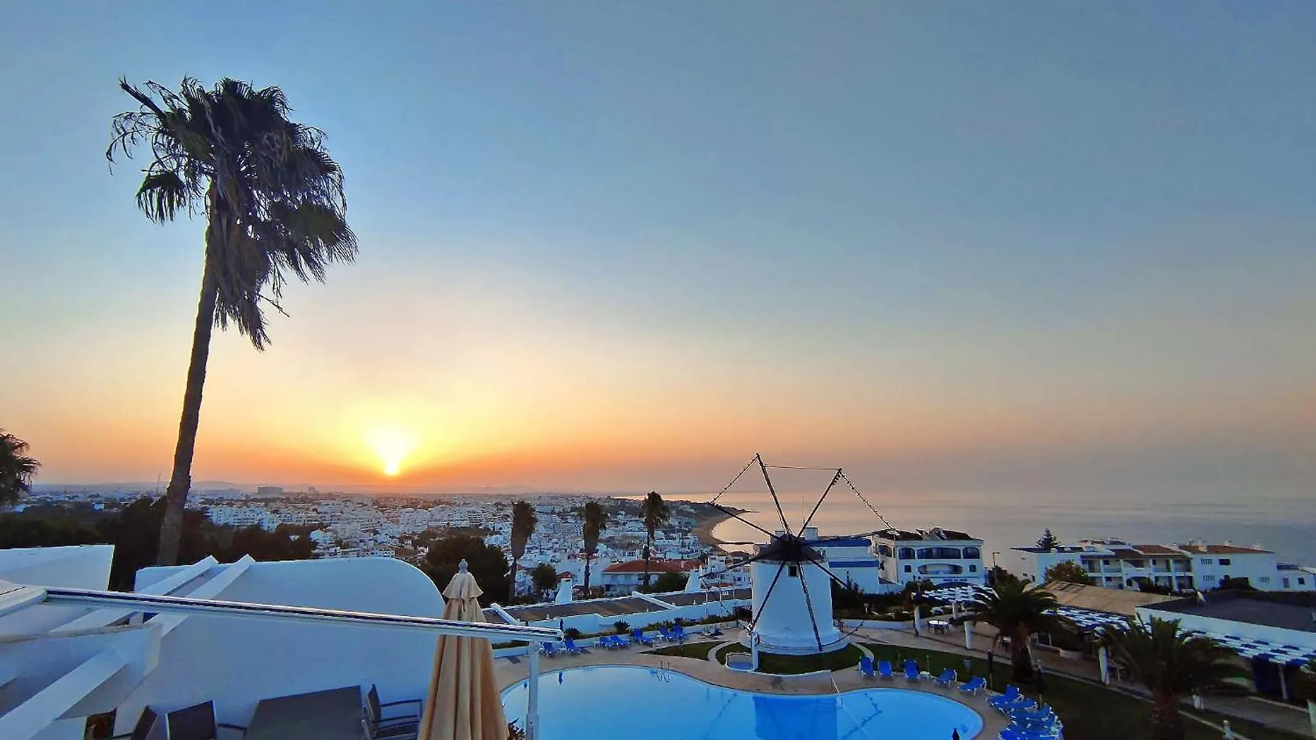 Ocean Breeze Windmill Condo By Becherish Albufeira Portugal